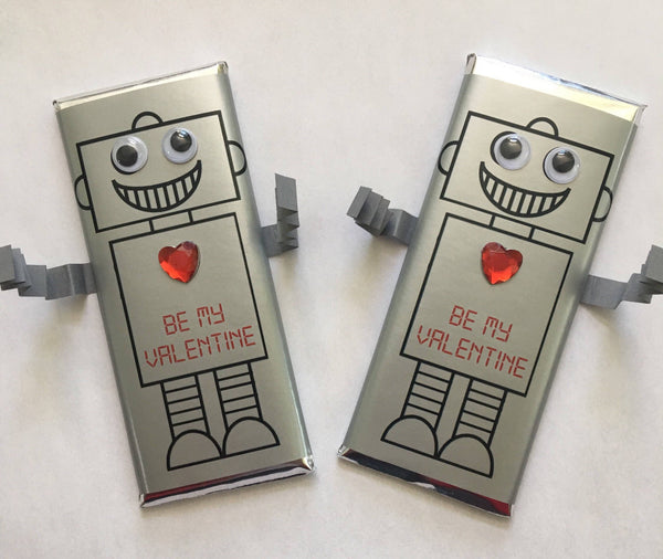Robot Valentine's Day Candy Bar - Cathy's Creations - www.candywrappershop.com